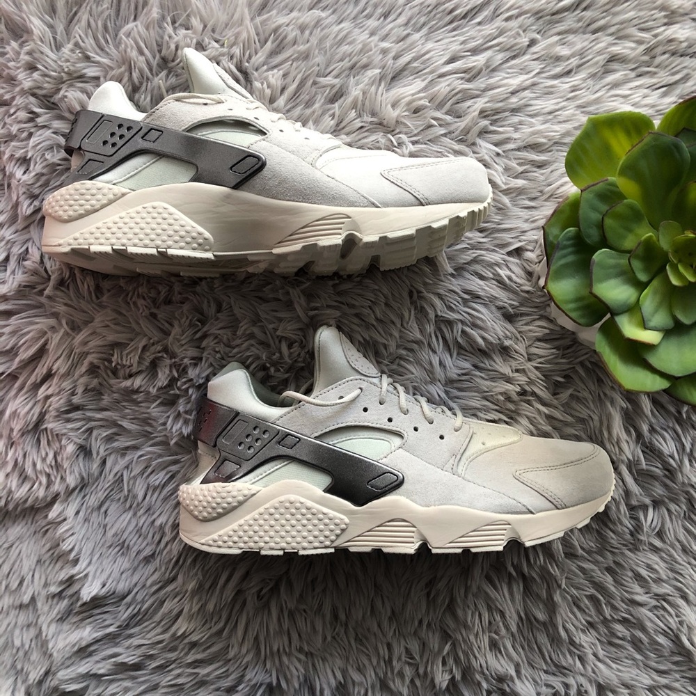 **SOLD** Nike Air Huarache Run Premium ☠️ - Picture 6 of 8